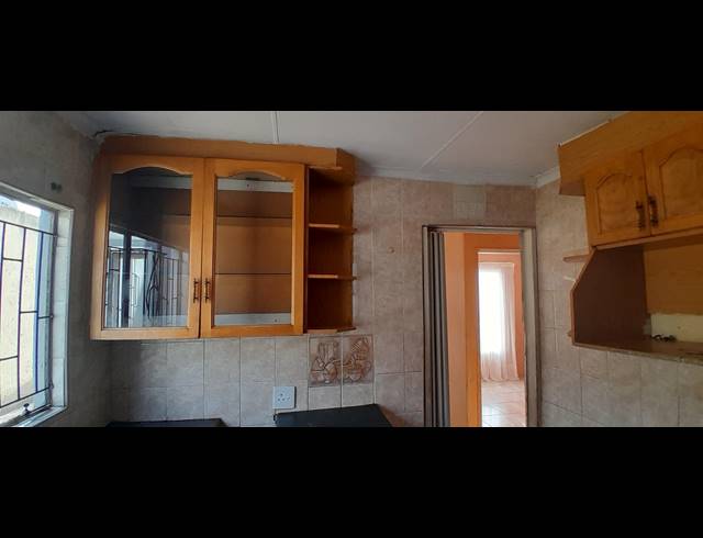 3 BEDROOM FREEHOLD FOR SALE IN VOSLOORUS